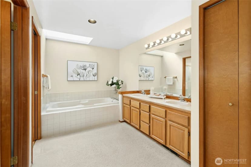 Property photo for 6218 113th Place Se, Bellevue photo 12