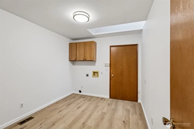 Property photo for 7104 91st Avenue Ct Sw, Lakewood photo 3
