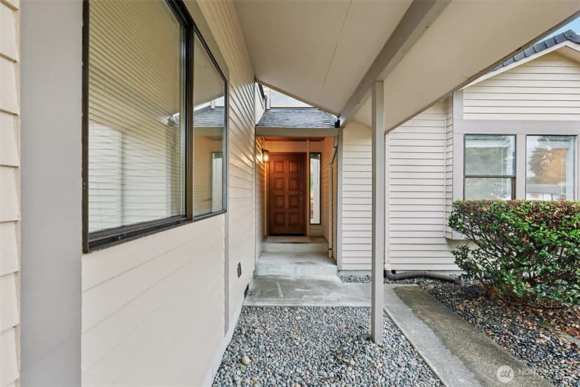 Property photo for 7104 91st Avenue Ct Sw, Lakewood photo 2