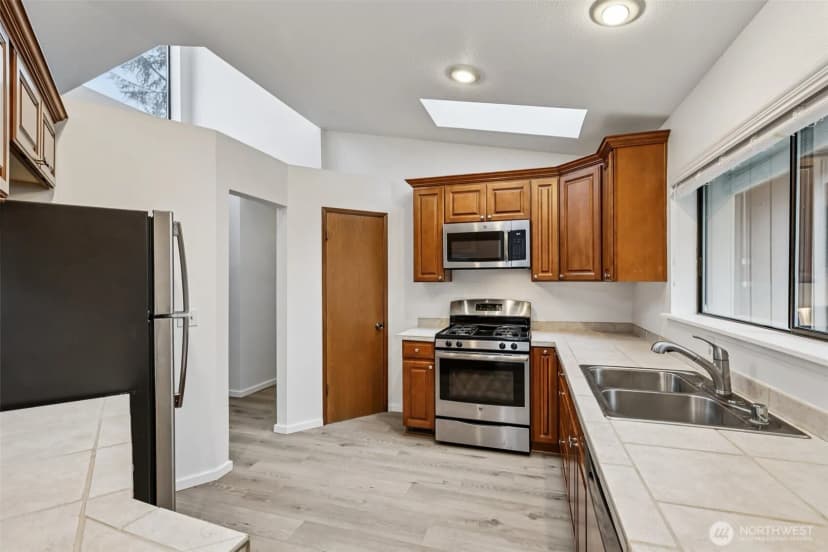 Property photo for 7104 91st Avenue Ct Sw, Lakewood photo 12