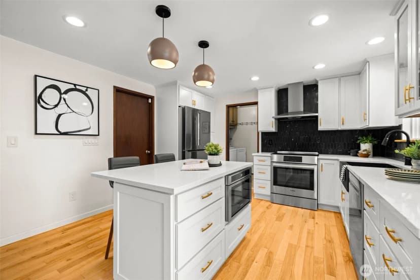 Property photo for 16014 16th Avenue Sw, Burien photo 11