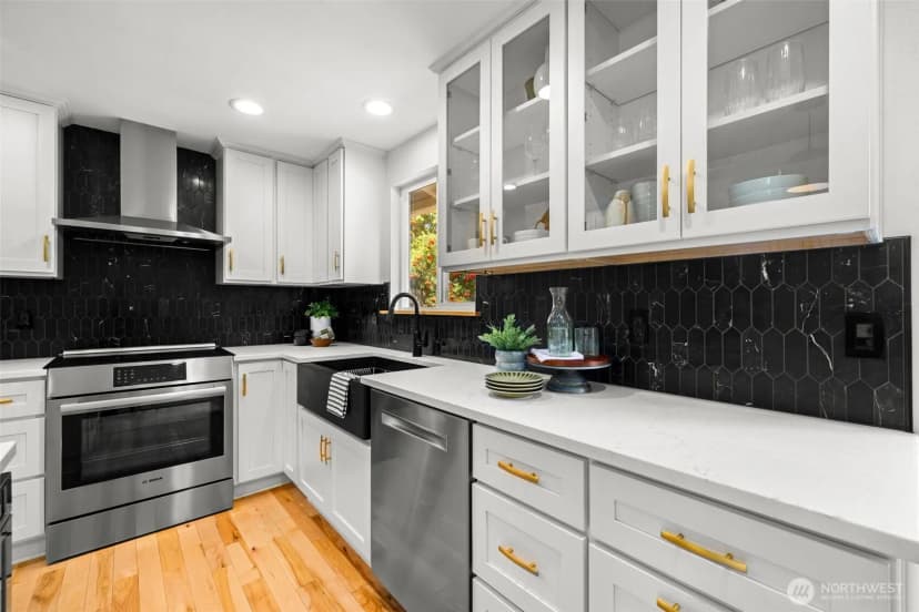 Property photo for 16014 16th Avenue Sw, Burien photo 13