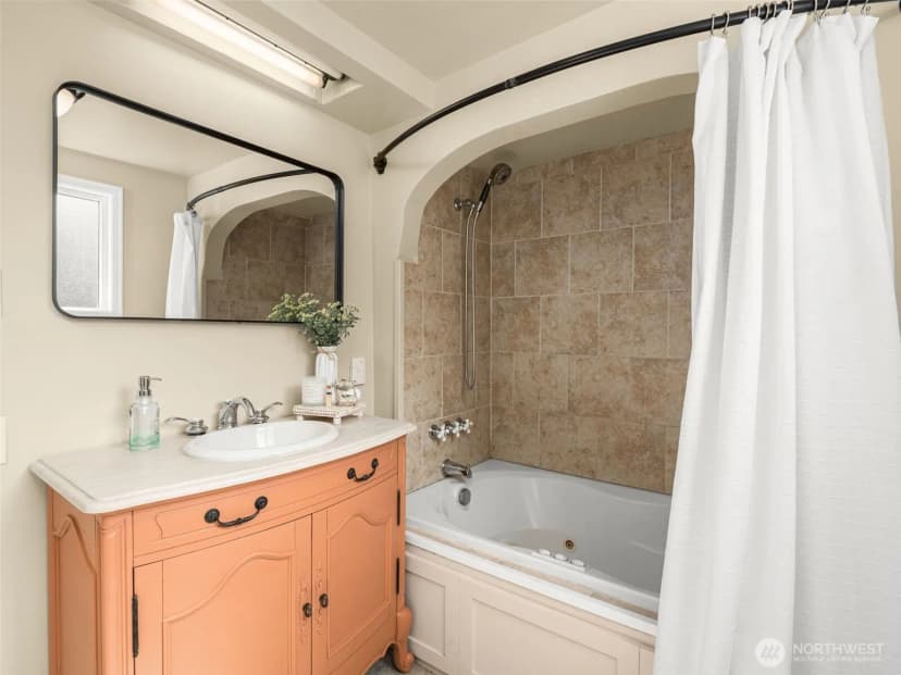 Property photo for 521 E Gilman Avenue, Arlington photo 8