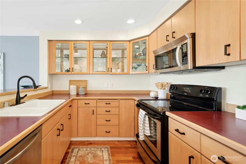 Property photo for 701 Galer Street #808, Seattle photo 10