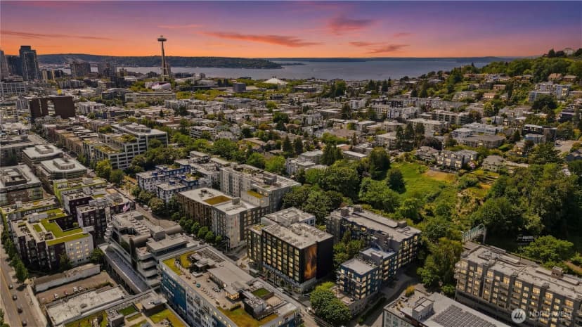 Property photo for 701 Galer Street #808, Seattle photo 4