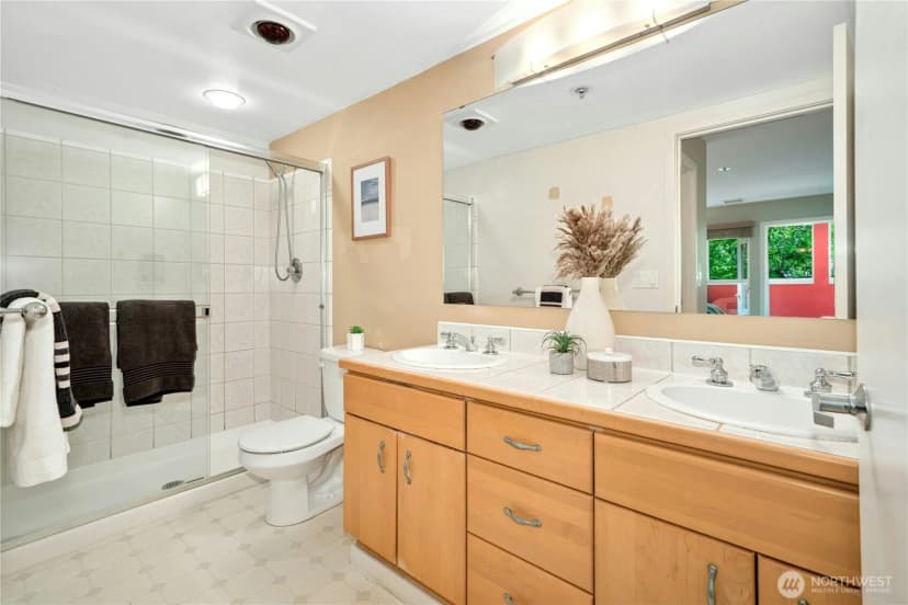 Property photo for 701 Galer Street #808, Seattle photo 17