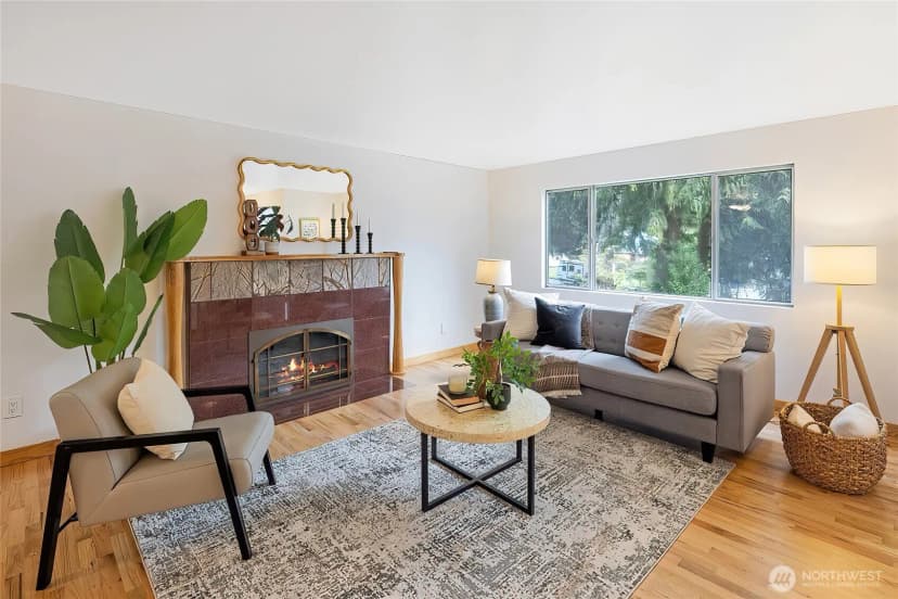 Property photo for 20205 60th Place Ne, Kenmore photo 4