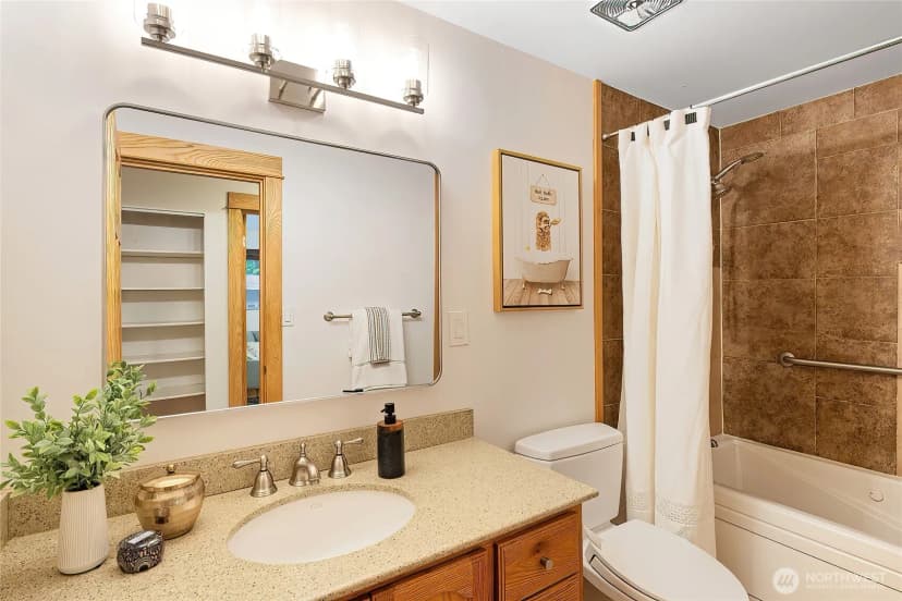Property photo for 20205 60th Place Ne, Kenmore photo 16