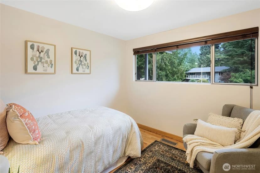 Property photo for 20205 60th Place Ne, Kenmore photo 14