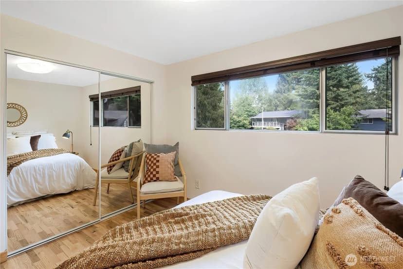 Property photo for 20205 60th Place Ne, Kenmore photo 18