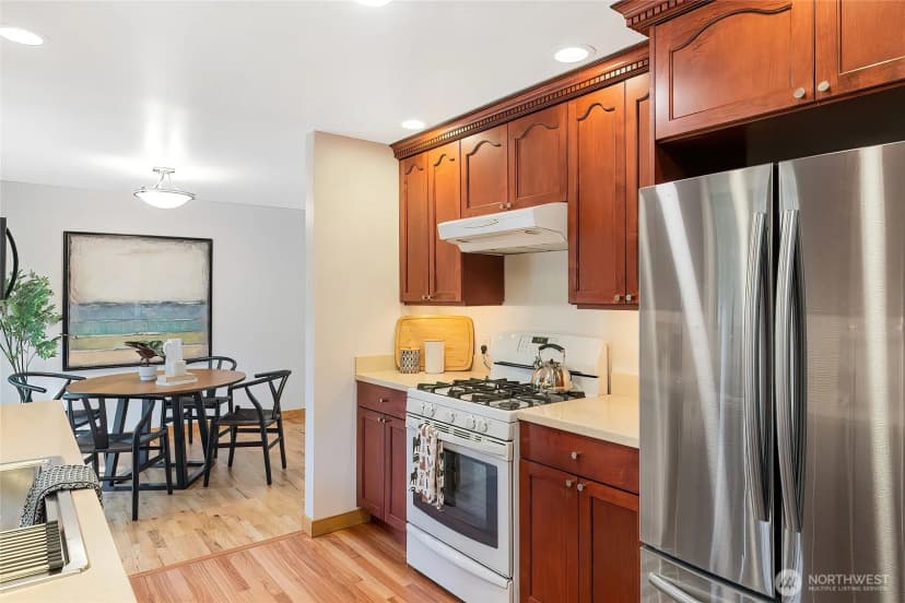 Property photo for 20205 60th Place Ne, Kenmore photo 11