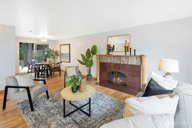 Property photo for 20205 60th Place Ne, Kenmore photo 5