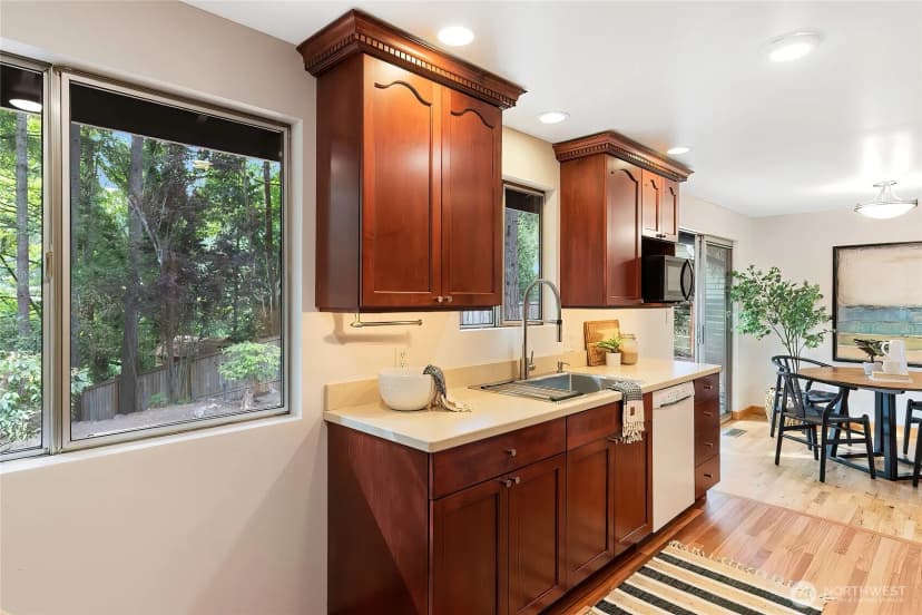 Property photo for 20205 60th Place Ne, Kenmore photo 12