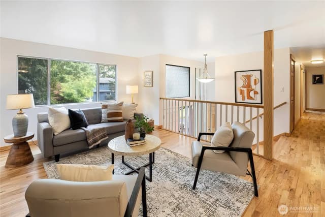 Property photo for 20205 60th Place Ne, Kenmore photo 2