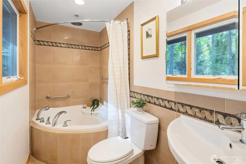 Property photo for 20205 60th Place Ne, Kenmore photo 23