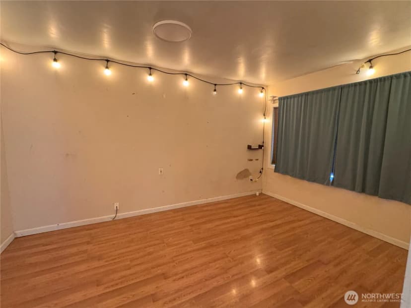 Property photo for 20426 54th Avenue W, Lynnwood photo 11