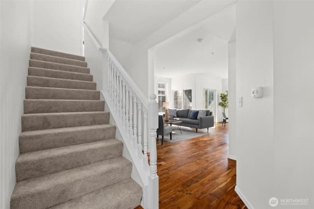 Property photo for 17021 114th Avenue Se, Renton photo 2