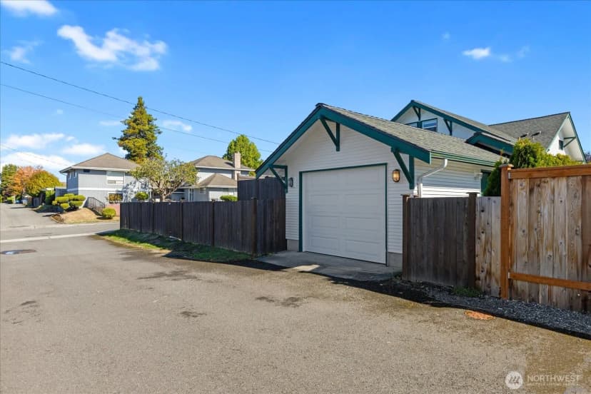 Property photo for 1102 Rucker Avenue, Everett photo 36