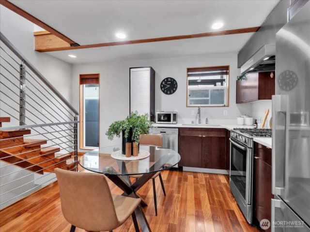 Property photo for 9065 17th Avenue Sw, Seattle photo 4
