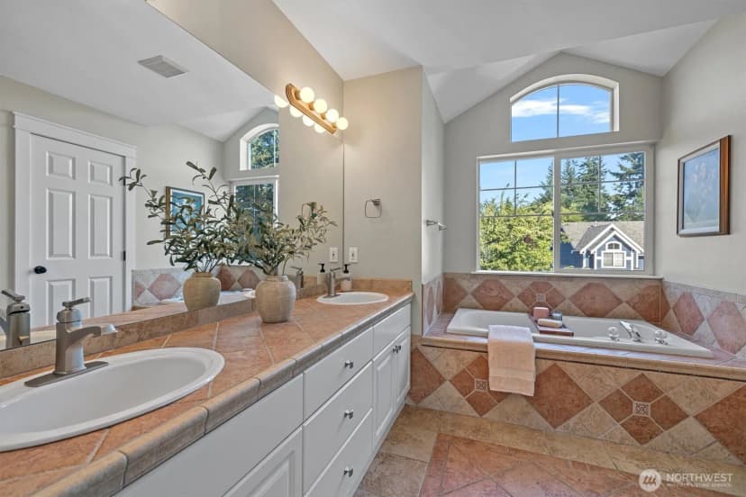 Property photo for 10812 25th Drive Se, Everett photo 24