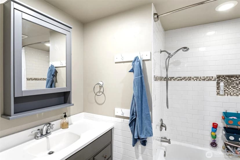 Property photo for 12217 12th Dr Se, Everett photo 13