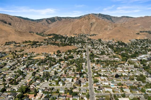 Property photo for 702 Kriewald Court, Wenatchee photo 5