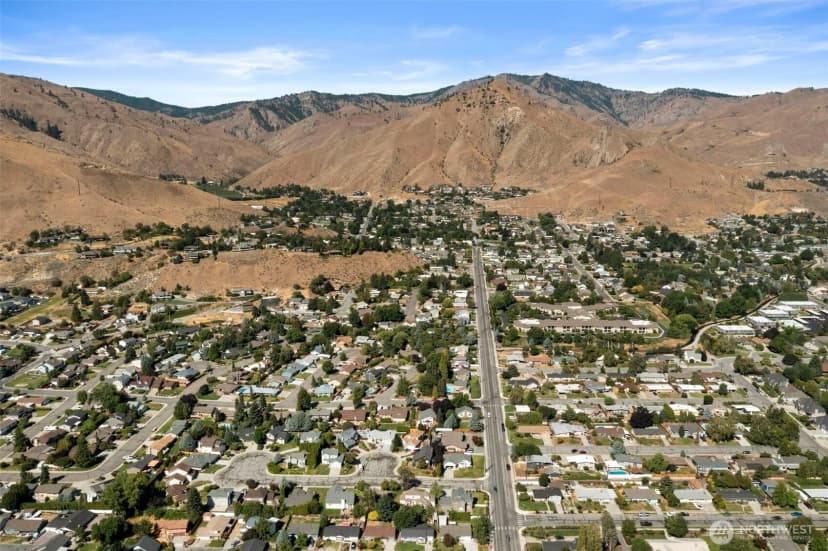 Property photo for 702 Kriewald Court, Wenatchee photo 5
