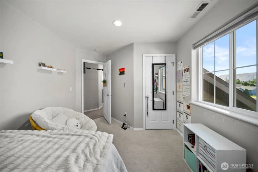 Property photo for 702 Kriewald Court, Wenatchee photo 21