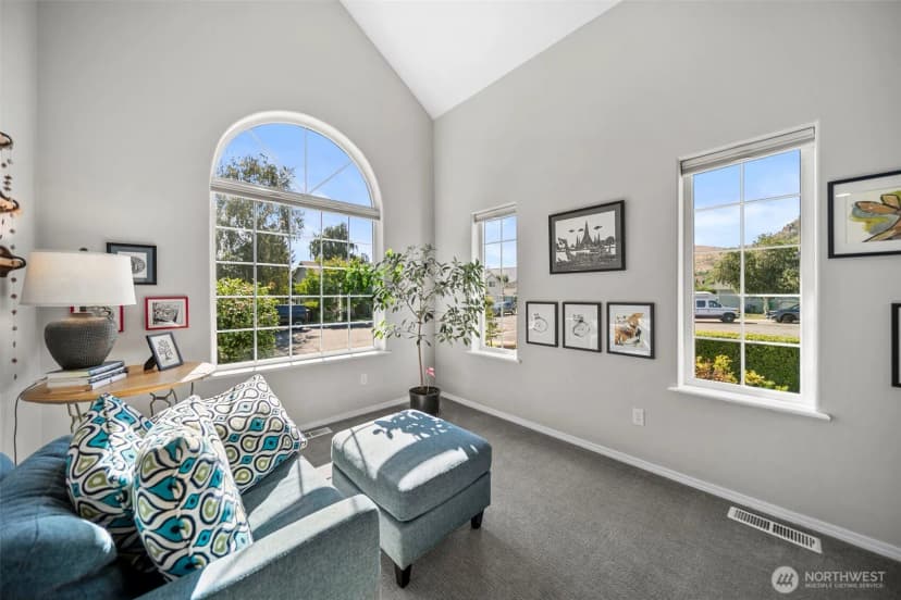 Property photo for 702 Kriewald Court, Wenatchee photo 9