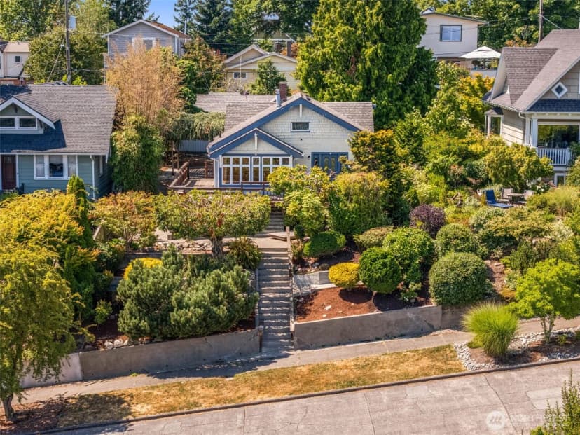 Property photo for 4017 39th Avenue Sw, Seattle photo 32
