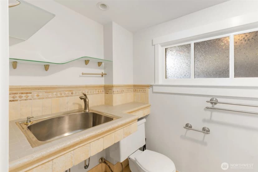 Property photo for 4017 39th Avenue Sw, Seattle photo 26