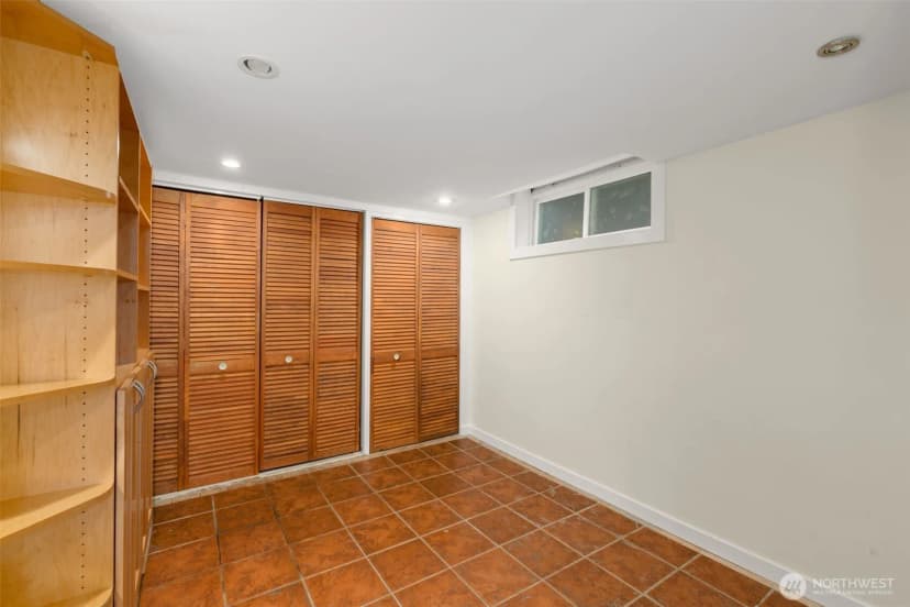 Property photo for 4017 39th Avenue Sw, Seattle photo 23