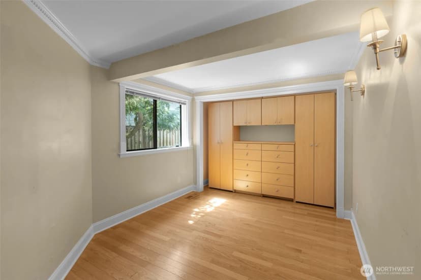 Property photo for 4017 39th Avenue Sw, Seattle photo 20