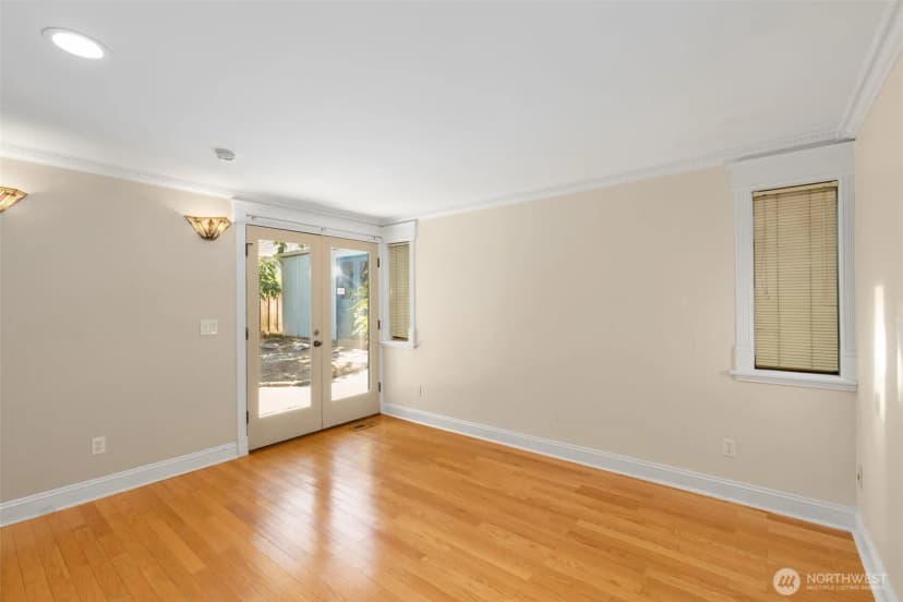 Property photo for 4017 39th Avenue Sw, Seattle photo 16