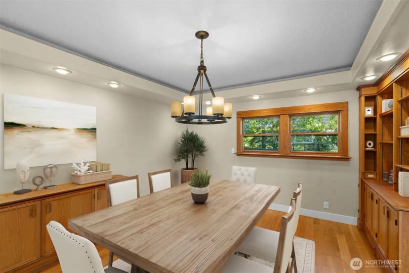 Property photo for 4017 39th Avenue Sw, Seattle photo 9