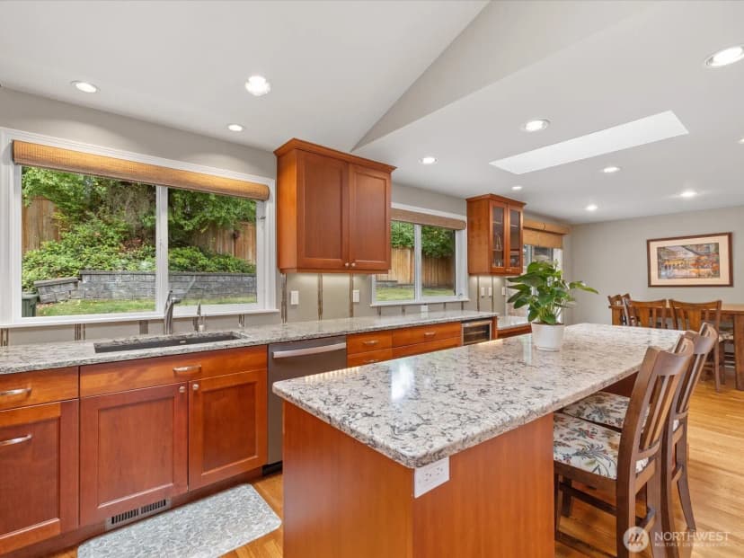 Property photo for 15037 Se 47th Street, Bellevue photo 14