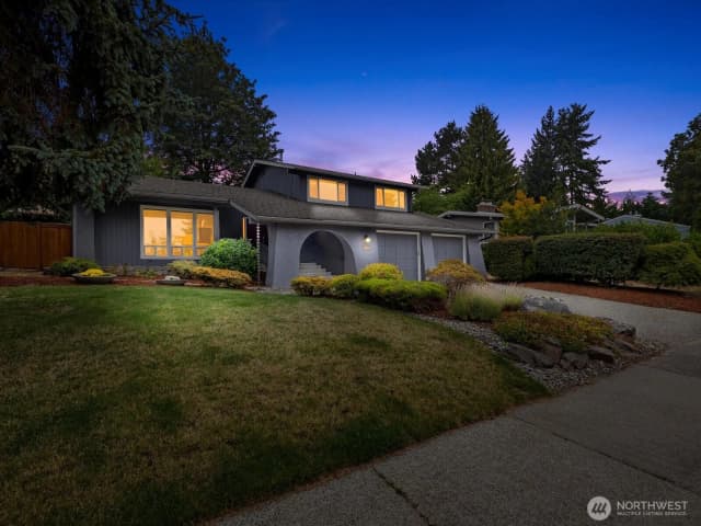 Property photo for 15037 Se 47th Street, Bellevue photo 3