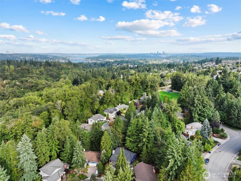 Property photo for 13220 Se 52nd Place, Bellevue photo 39