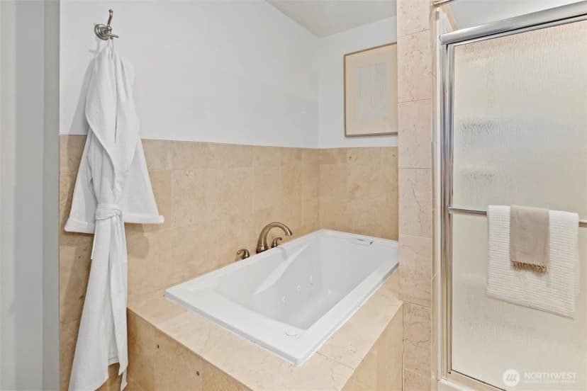 Property photo for 13220 Se 52nd Place, Bellevue photo 23