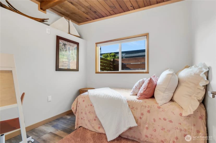 Property photo for 14207 Evergreen Way, Stanwood photo 15