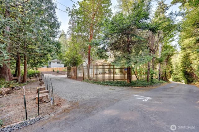 Property photo for 5368 Crystal Springs Drive Ne, Bainbridge Island photo 2