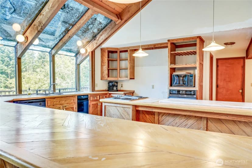 Property photo for 5368 Crystal Springs Drive Ne, Bainbridge Island photo 18