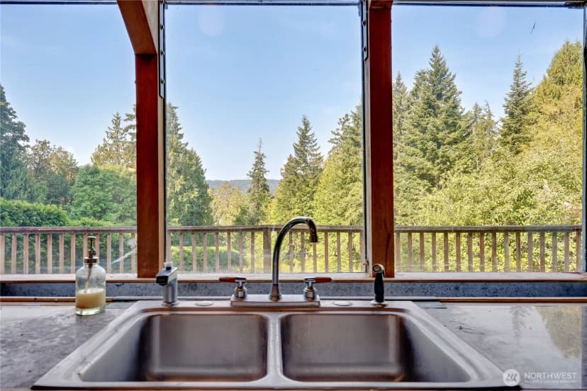Property photo for 5368 Crystal Springs Drive Ne, Bainbridge Island photo 20