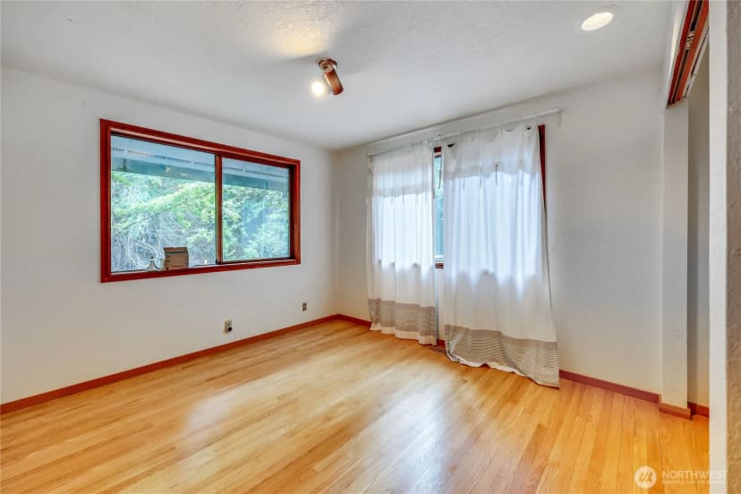 Property photo for 5368 Crystal Springs Drive Ne, Bainbridge Island photo 32