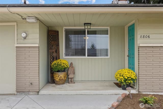 Property photo for 8806 Cascadia Avenue, Everett photo 2