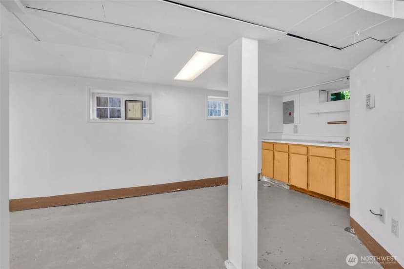Property photo for 5618 12th Avenue Ne, Seattle photo 23