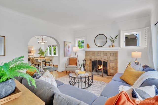 Property photo for 5618 12th Avenue Ne, Seattle photo 3