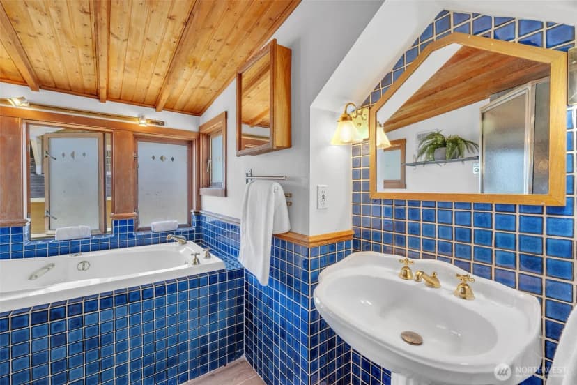 Property photo for 5618 12th Avenue Ne, Seattle photo 17