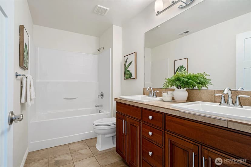 Property photo for 8042 117th Place Se, Newcastle photo 22