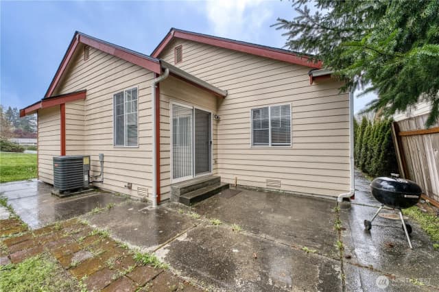 Property photo for 7064 Engine Lane Ne, Bremerton photo 3
